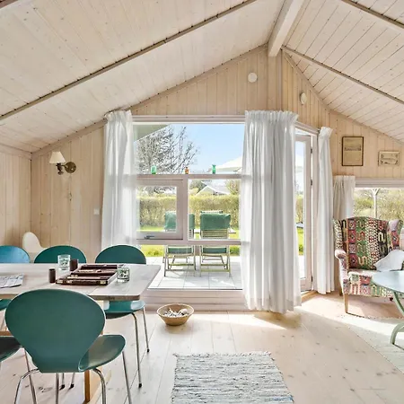 Awesome In With Kitchen Holiday home