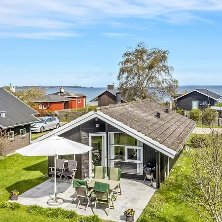 Awesome In With Kitchen Holiday home Svendborg